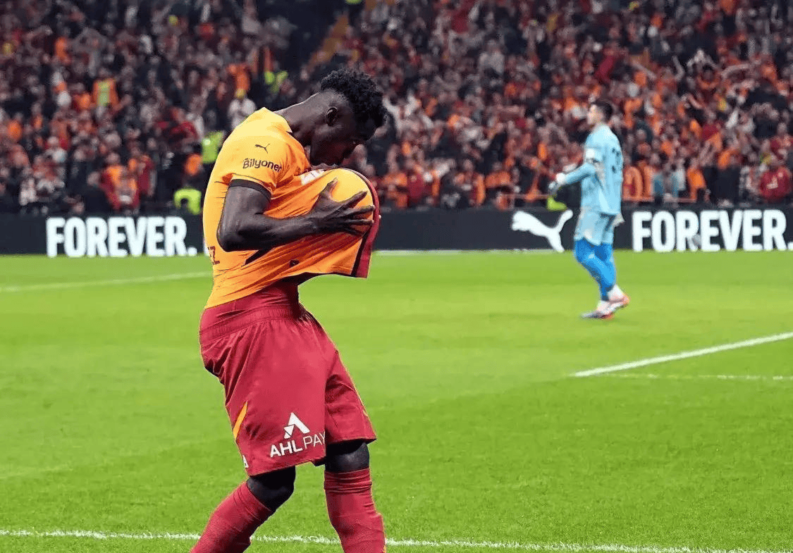 沙尔克主帅连番受挫，贝西克塔苦战平局的简单介绍